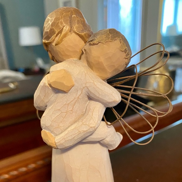 SOLD 🏷 EUC Willow Tree Angel’s Embrace figurine - Picture 1 of 6